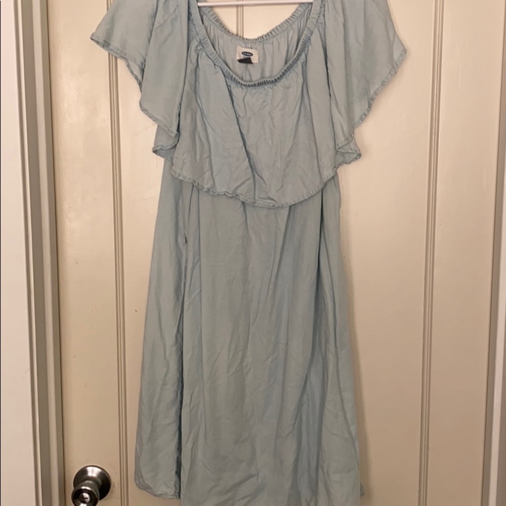 Shoulder ruffle dress